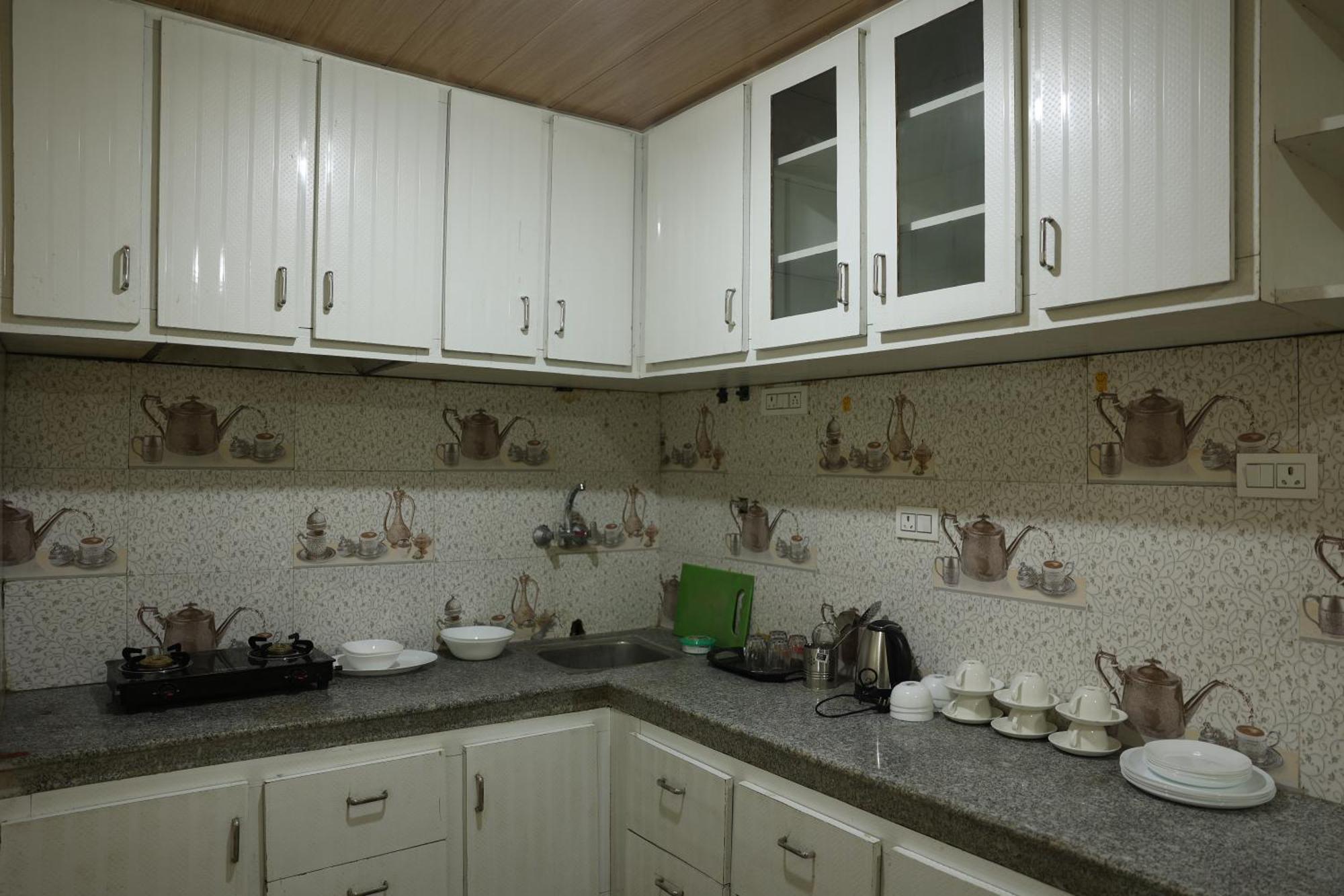 The Khayabaan - Luxurious Home Stay Away From Home Srīnagar Zewnętrze zdjęcie